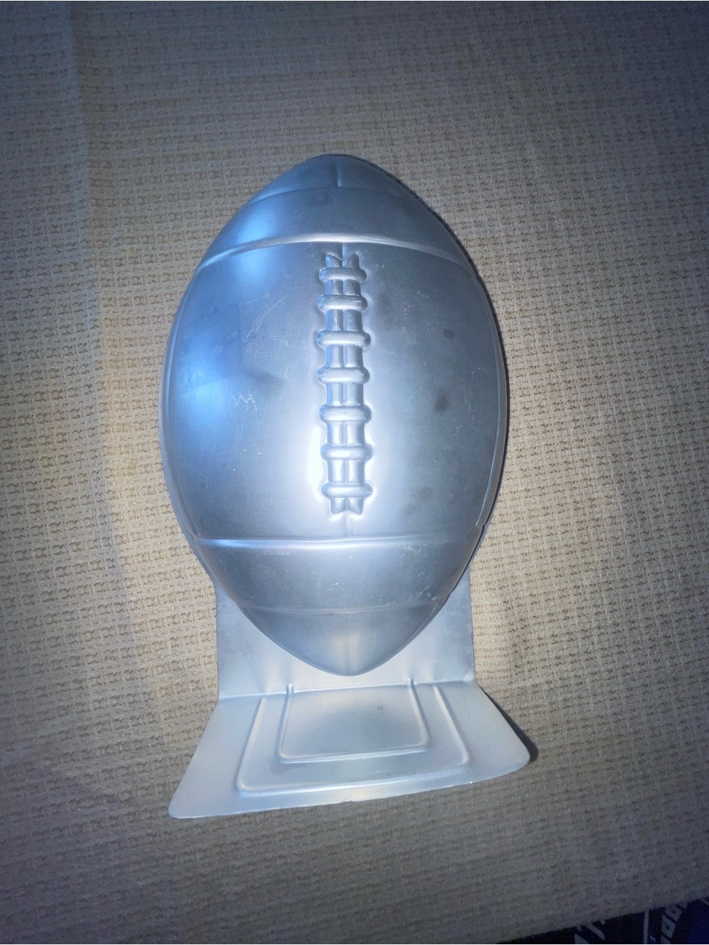 1990 Vintage Wilton Football Cake Pan - Picture 2 of 3